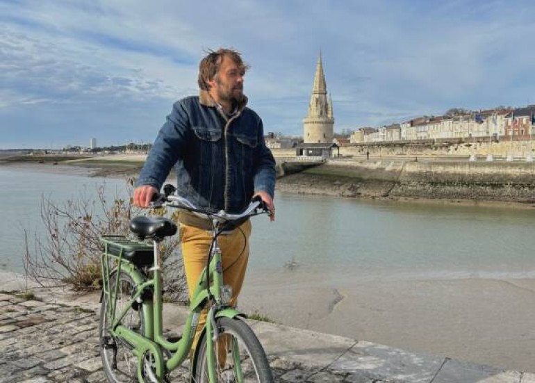 Les Hirondelles - Vélo avec Mannequin