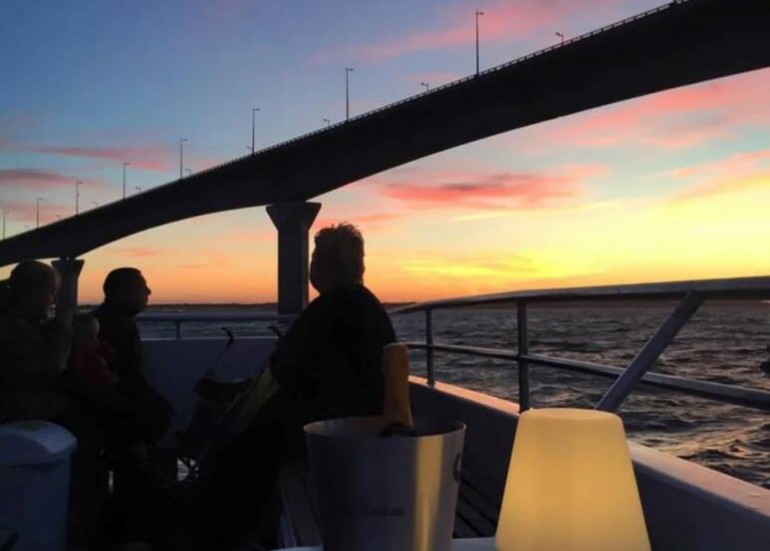 Dessous du pont de l'île de Ré - Croisières Navipromer